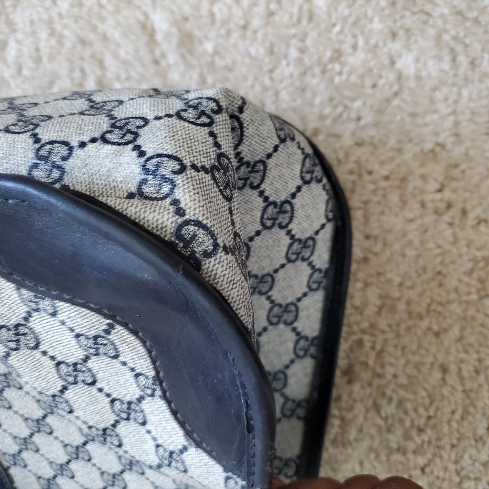 Poor Condition Blue Vintage Gucci Handbag - Picture 7 of 16